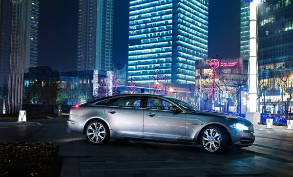 Photograph David Ellis Jaguar Xj on One Eyeland